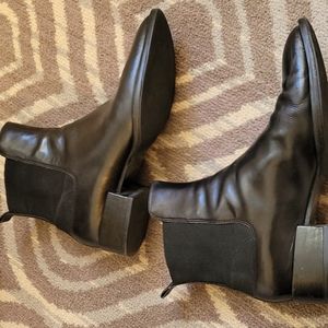 Vince Yarmon Chelsea Boots SZ US 8 EU 39
